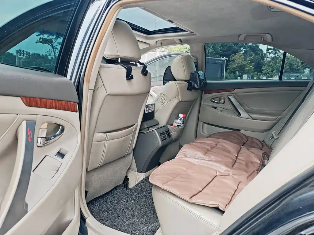 Toyota Camry — миниатюра 4