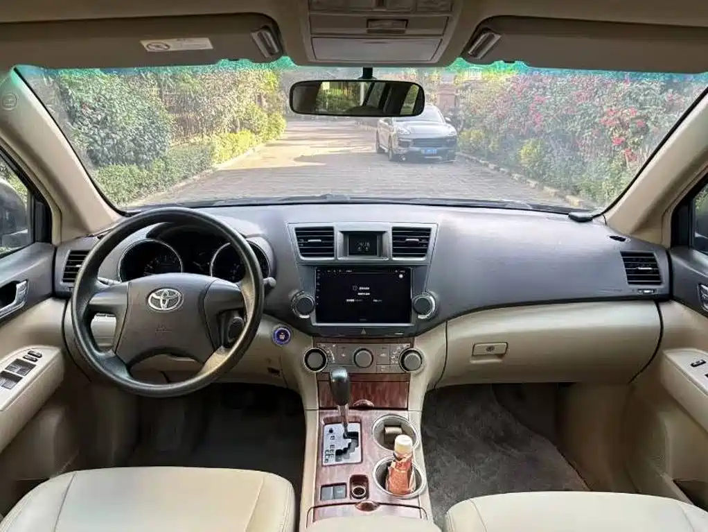 Toyota Highlander — миниатюра 9