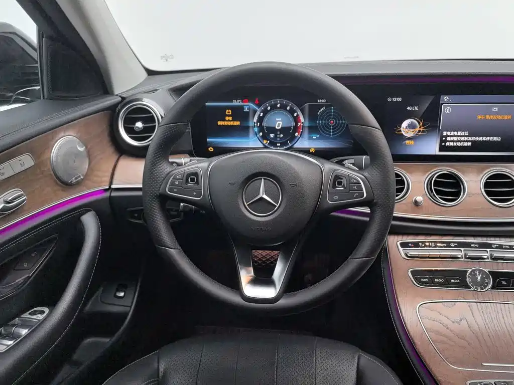 Mercedes-Benz E-Class — миниатюра 11