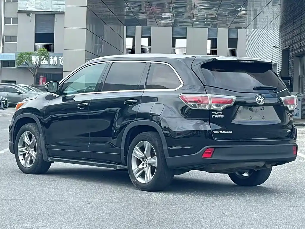 Toyota Highlander — миниатюра 7