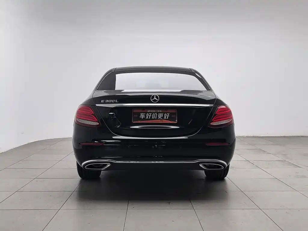 Mercedes-Benz E-Class — миниатюра 4