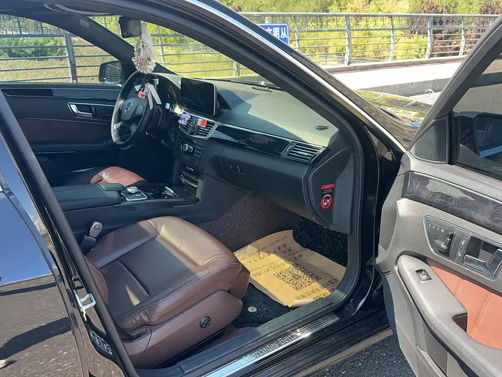 Mercedes-Benz E-Class — миниатюра 25