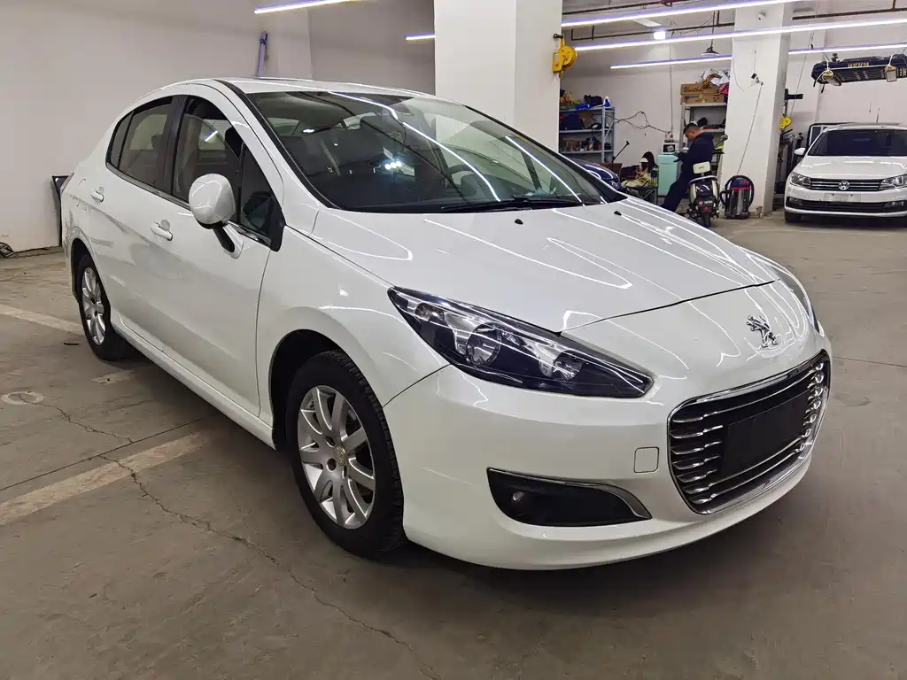 Peugeot 308 — миниатюра 2