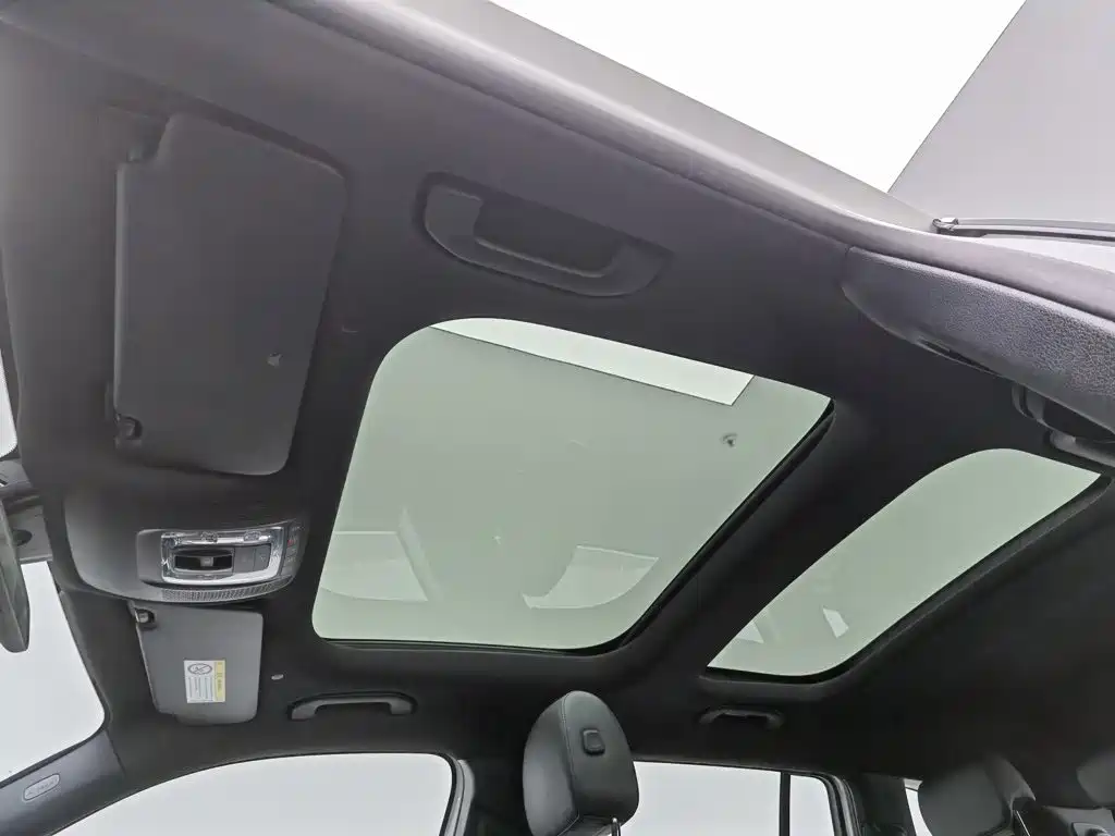 Mercedes-Benz GLB — миниатюра 14