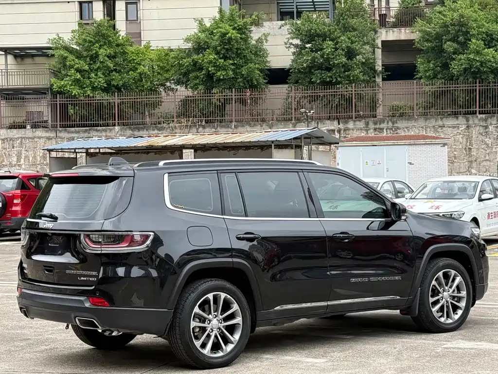 Jeep Grand Commander — миниатюра 4