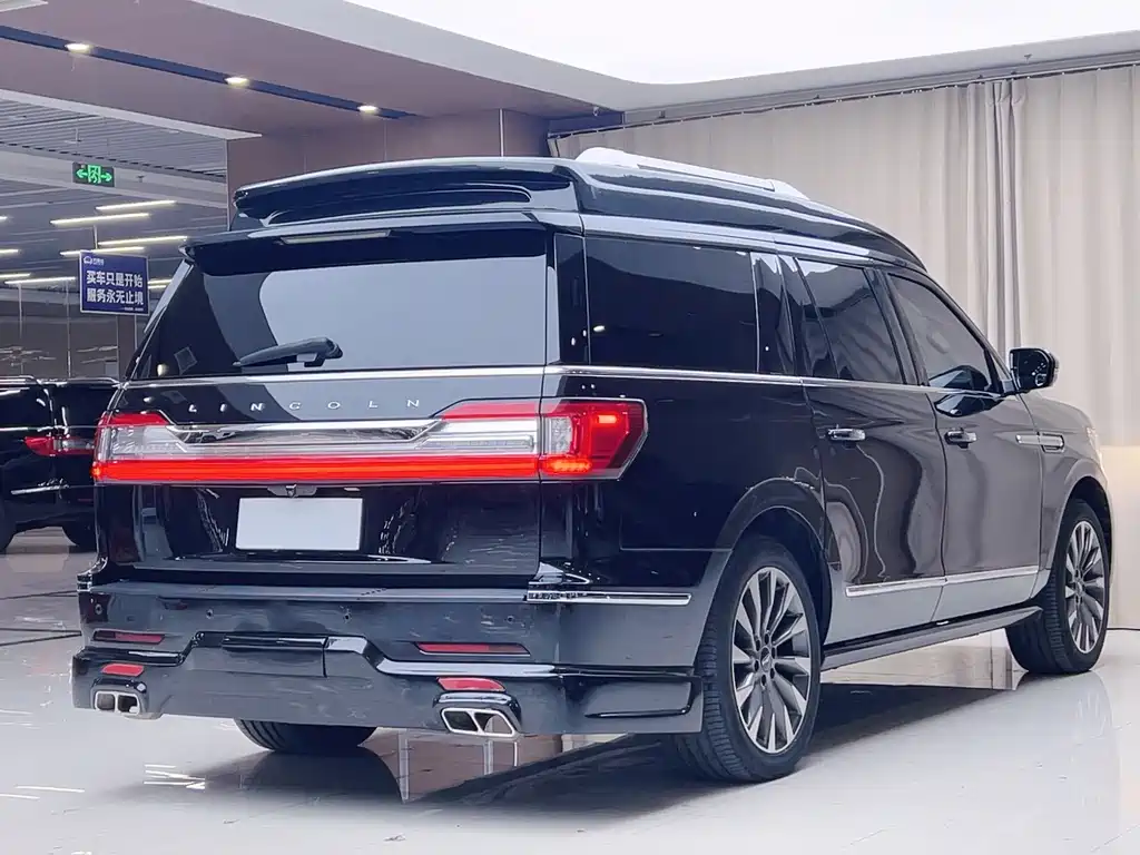 Lincoln Navigator — миниатюра 19