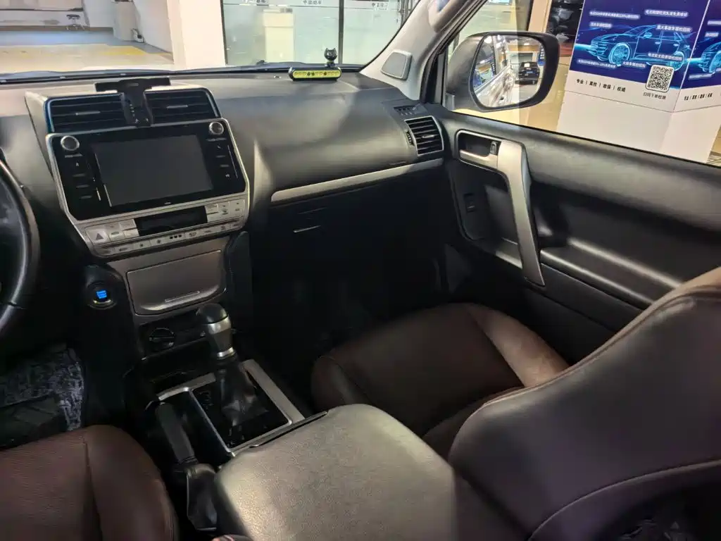 Toyota Prado — миниатюра 9
