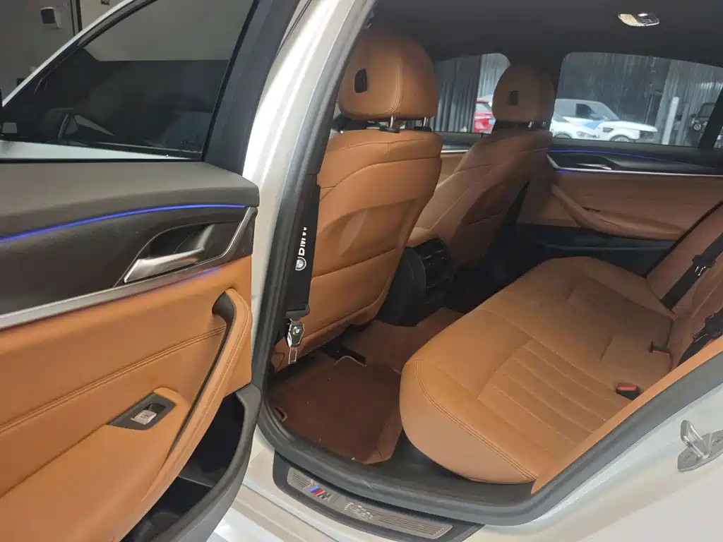 BMW 5 Series (Import) — миниатюра 7