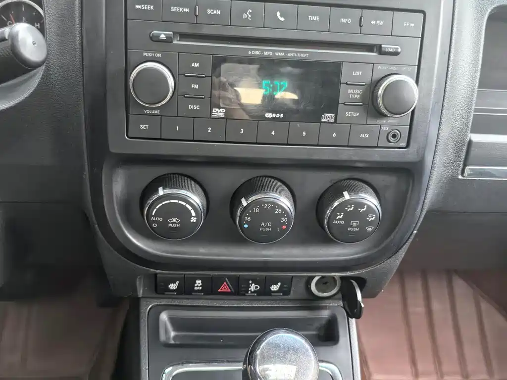 Jeep Compass (Import) — миниатюра 17