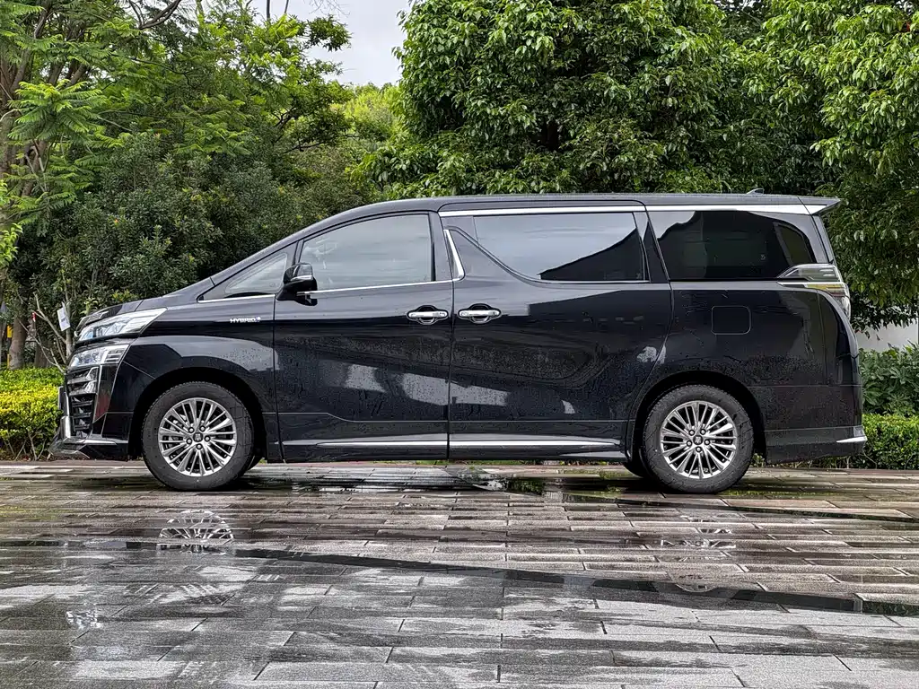Toyota Vellfire 2021 2.5L HV Luxury