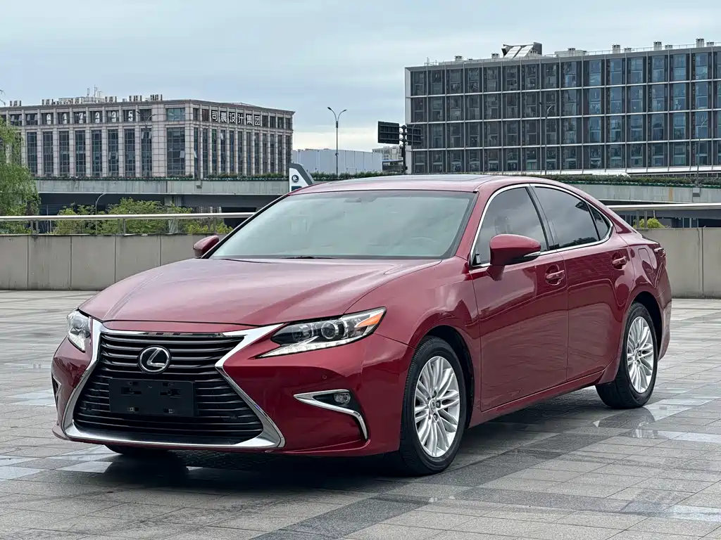 Lexus ES 2016