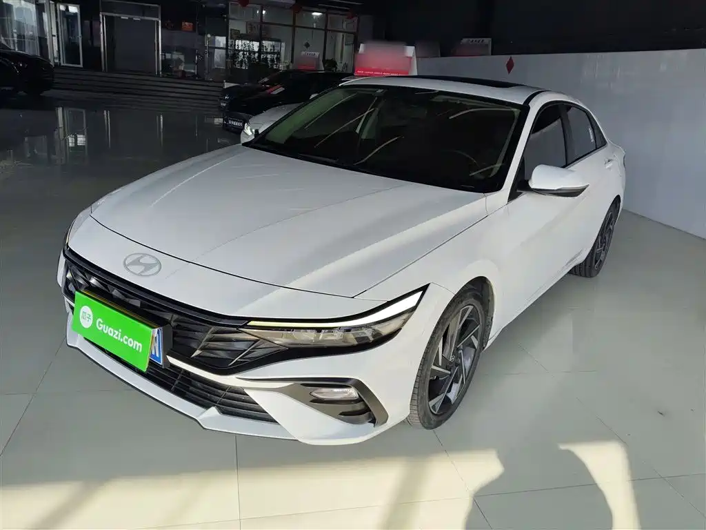 Hyundai Elantra 2023