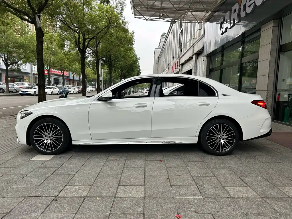 Mercedes-Benz C-Class — миниатюра 8