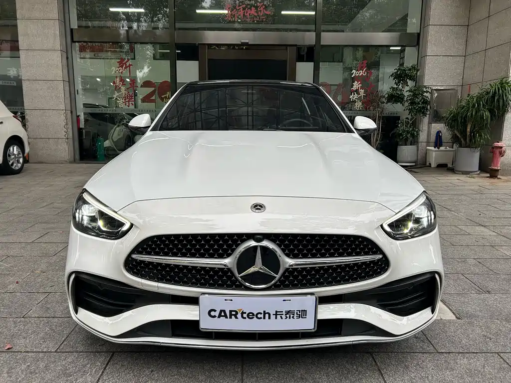 Mercedes-Benz C-Class — миниатюра 3