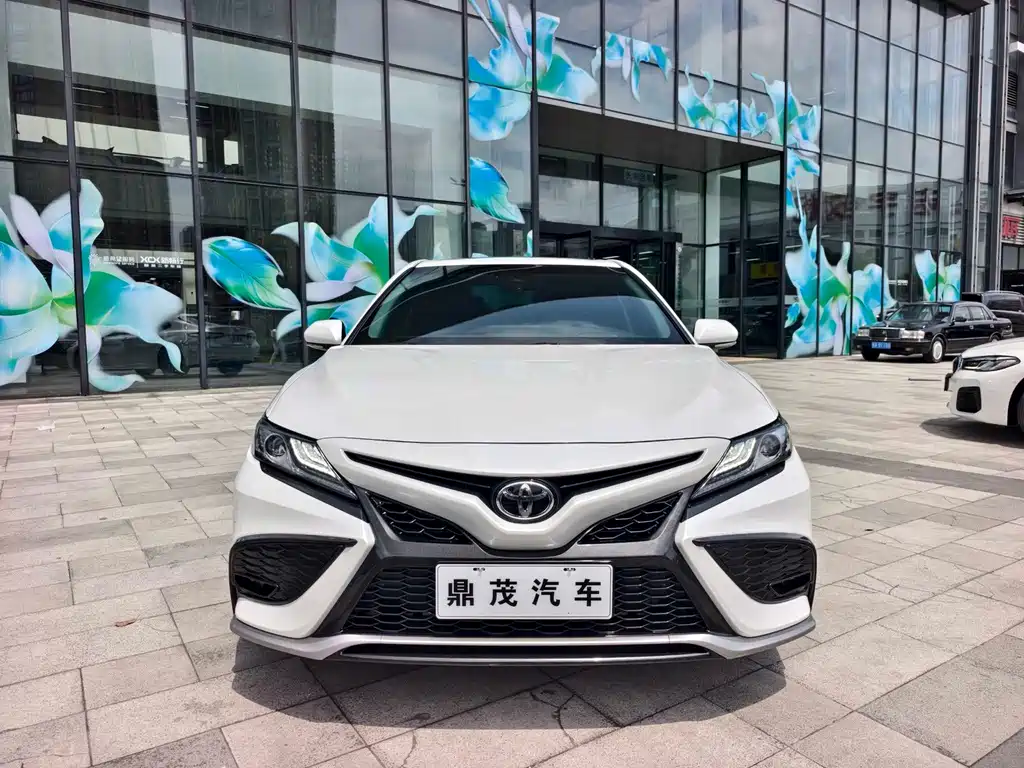 Toyota Camry — миниатюра 2