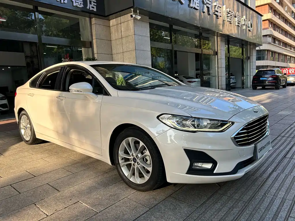 Ford Mondeo — миниатюра 2
