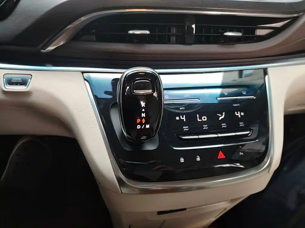 Buick GL8 — миниатюра 14