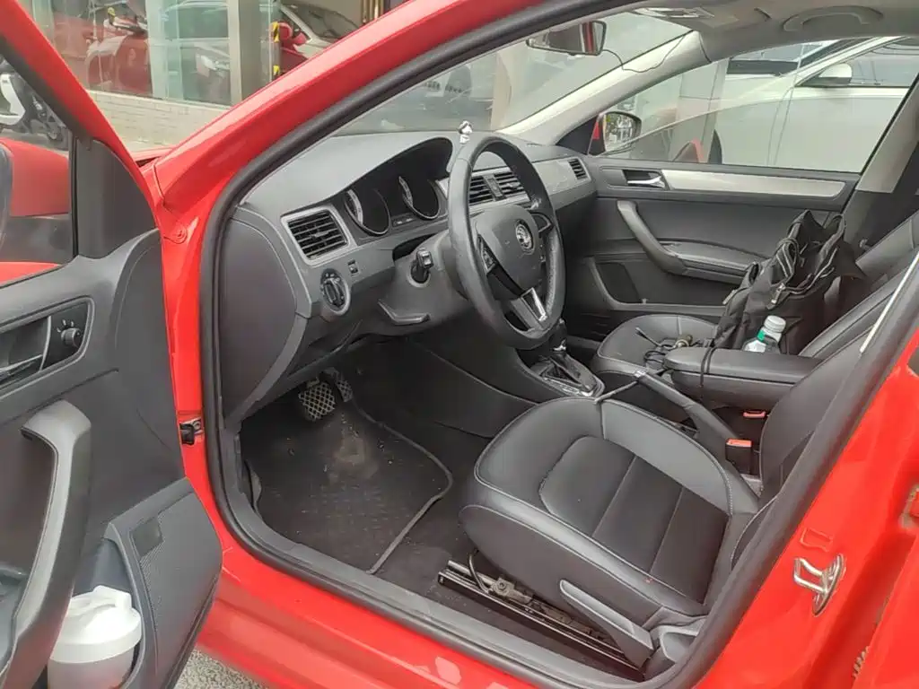 Skoda Rapid Spaceback — миниатюра 16