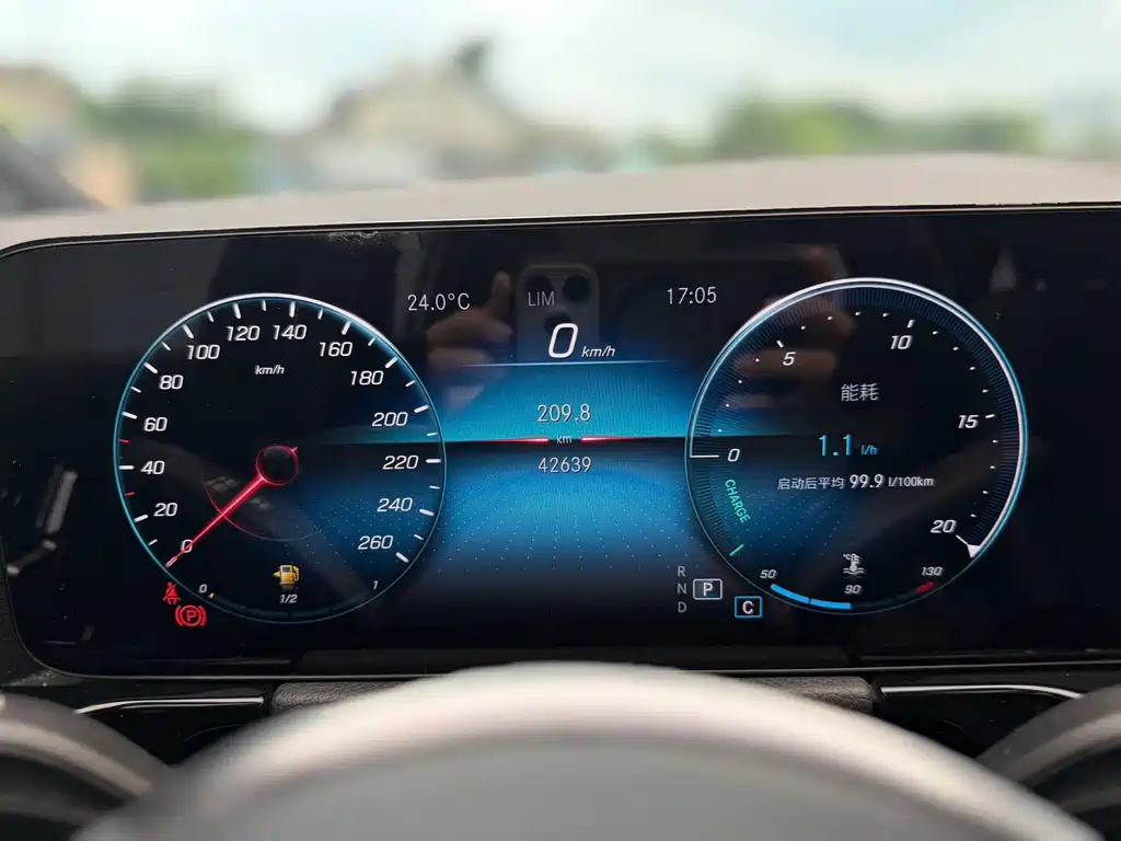 Mercedes-Benz GLA — миниатюра 11