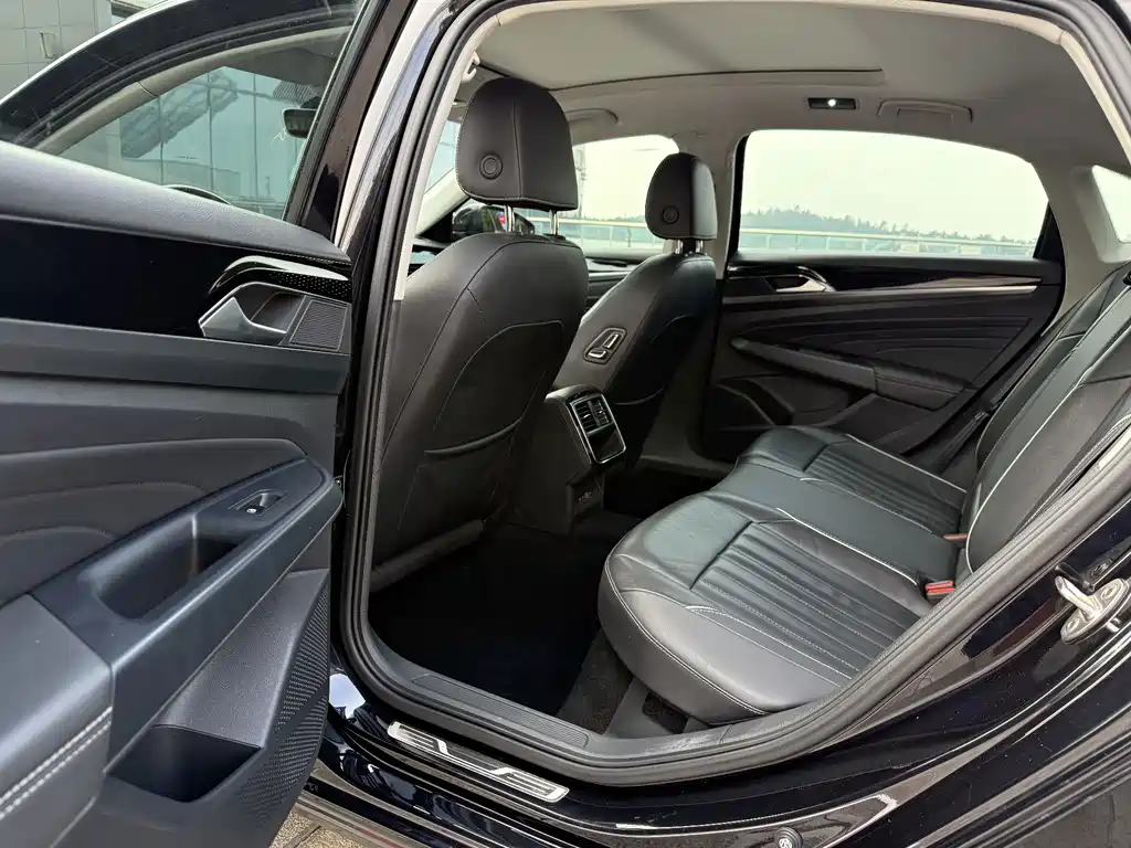 Volkswagen Passat — миниатюра 10