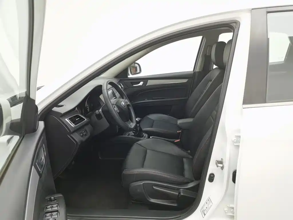 Bestune B30 — миниатюра 10