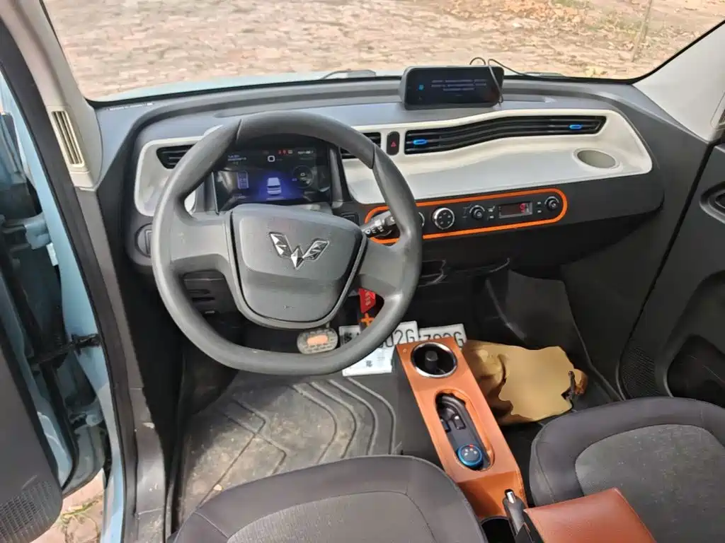 Wuling MINIEV — миниатюра 10
