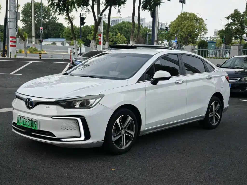 BAIC EU5