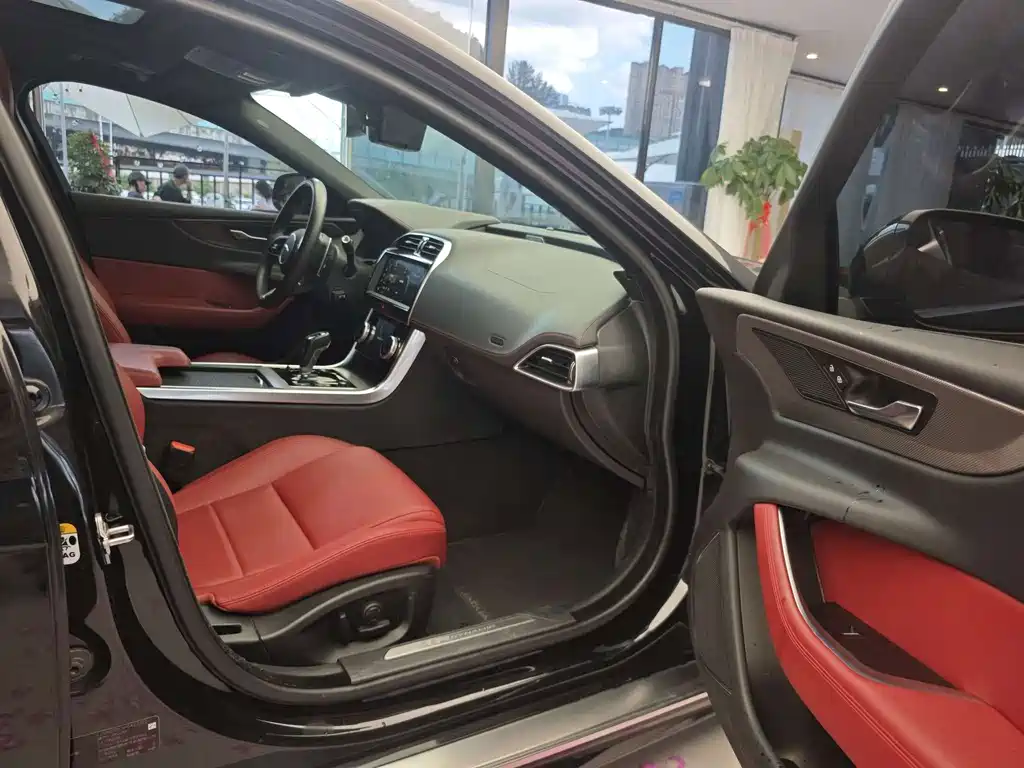Jaguar XEL — миниатюра 9