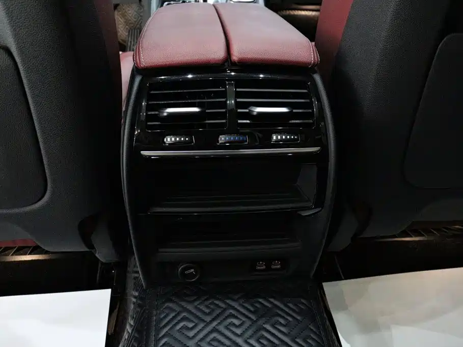 BMW 5 Series — миниатюра 8