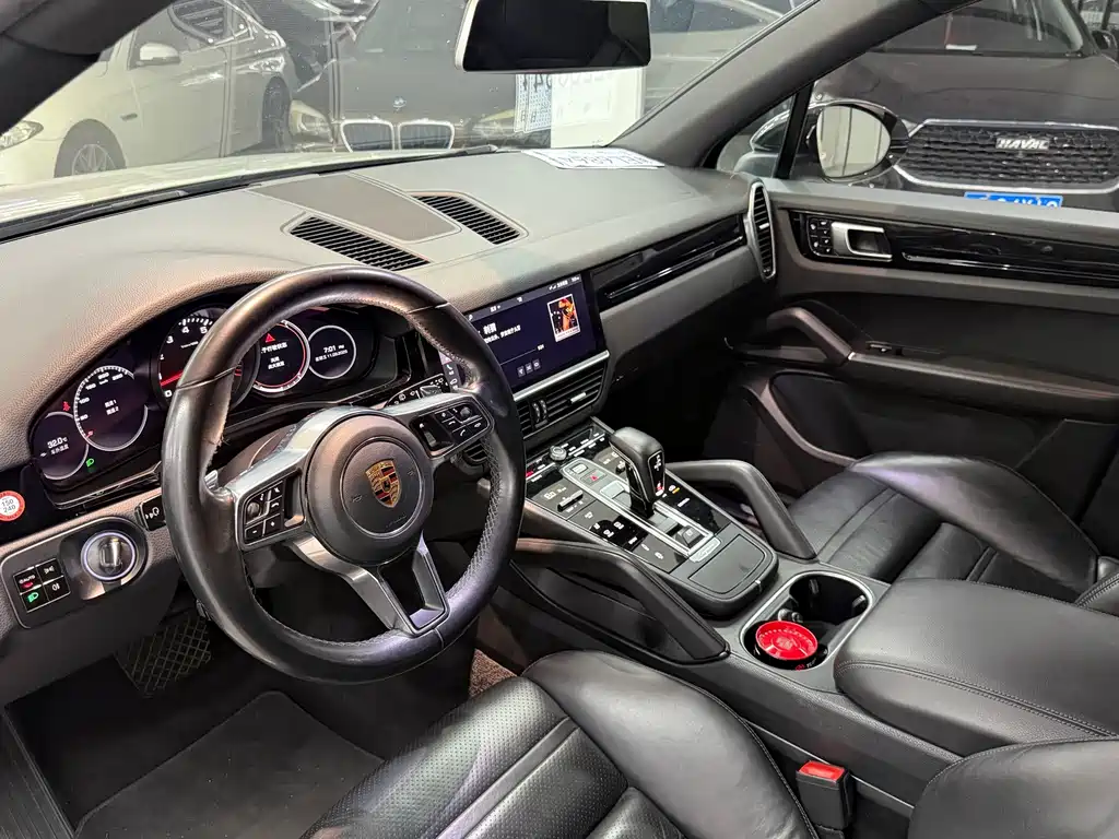Porsche Cayenne — миниатюра 3