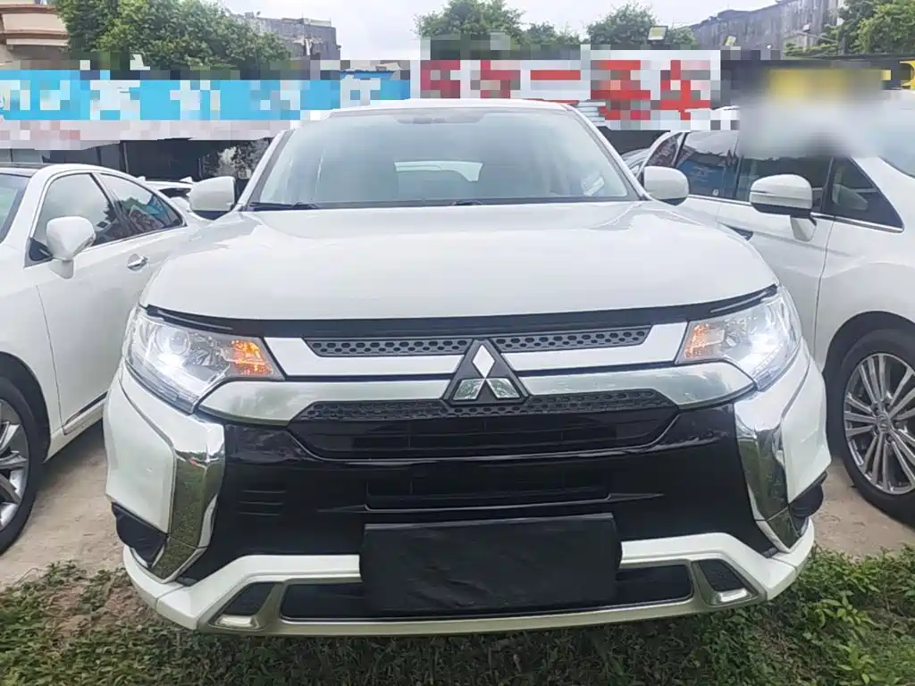 Mitsubishi Outlander — миниатюра 3
