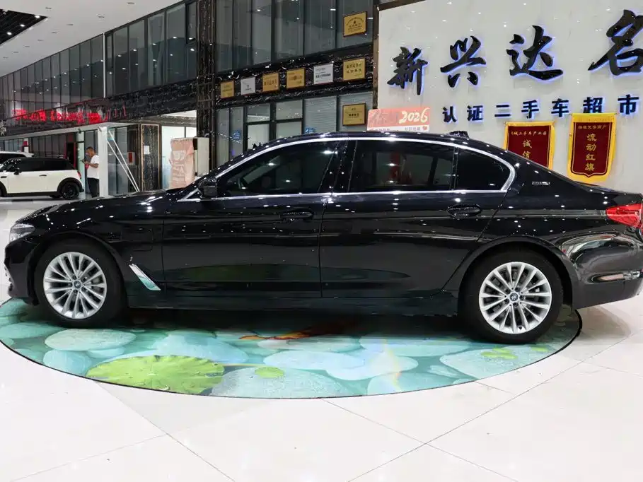 BMW 5 Series New Energy — миниатюра 3
