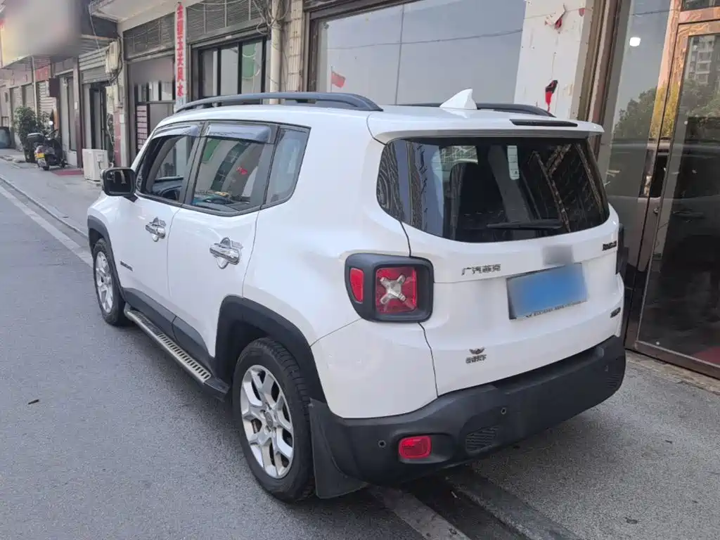 Jeep Renegade — миниатюра 5