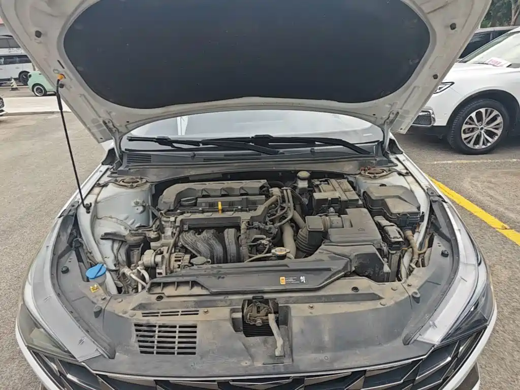 Hyundai Elantra — миниатюра 20
