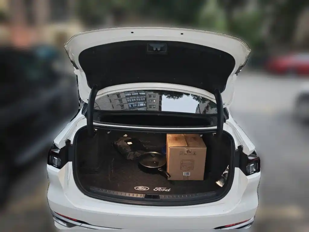 Ford Mondeo — миниатюра 15