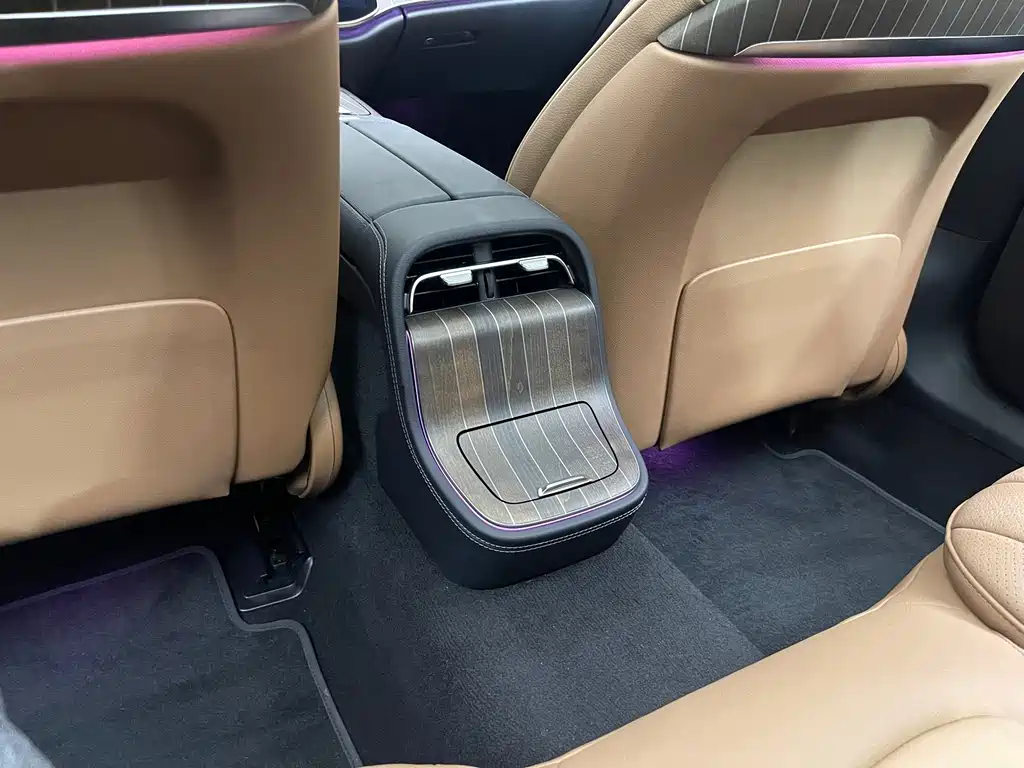 Mercedes-Benz E-Class — миниатюра 22
