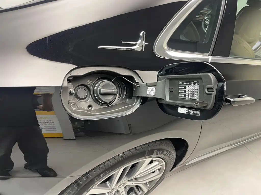 Mercedes-Benz E-Class — миниатюра 12