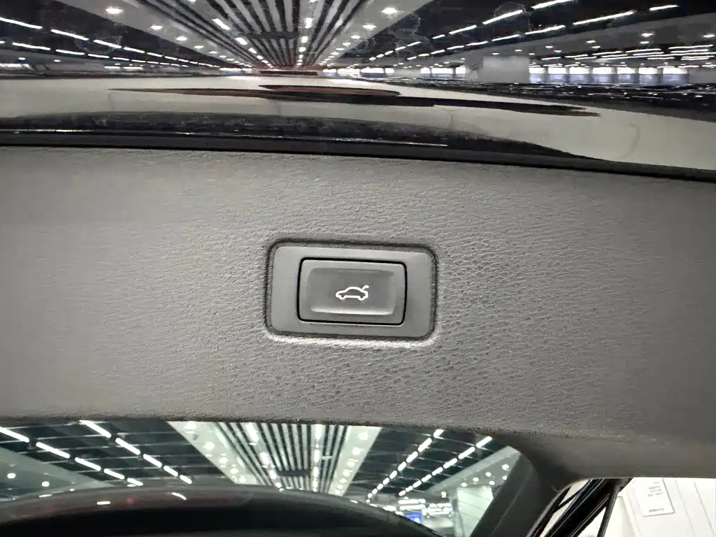 Audi Q7 — миниатюра 15