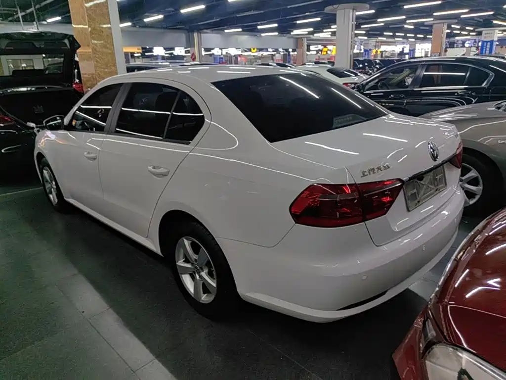 Volkswagen Lavida 2013 1.6L AT