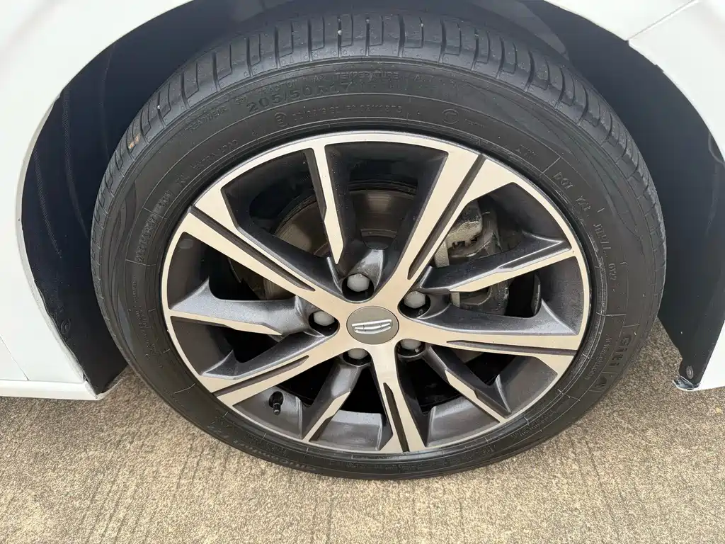 Geely Emgrand — миниатюра 4