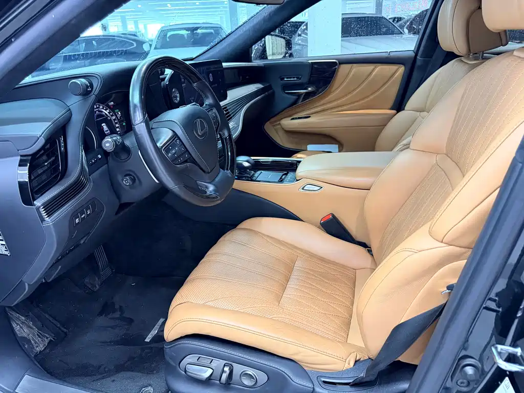 Lexus LS — миниатюра 4
