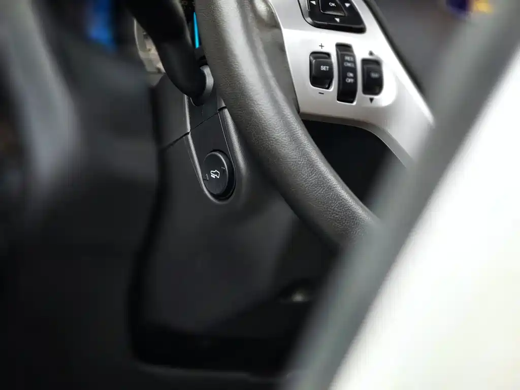 Ford Explorer (Import) — миниатюра 18