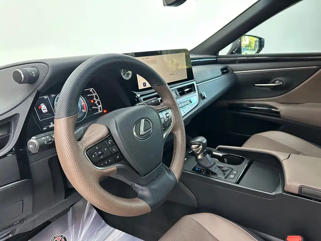 Lexus ES — миниатюра 17