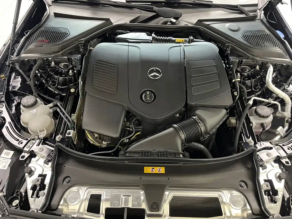 Mercedes-Benz E-Class — миниатюра 23