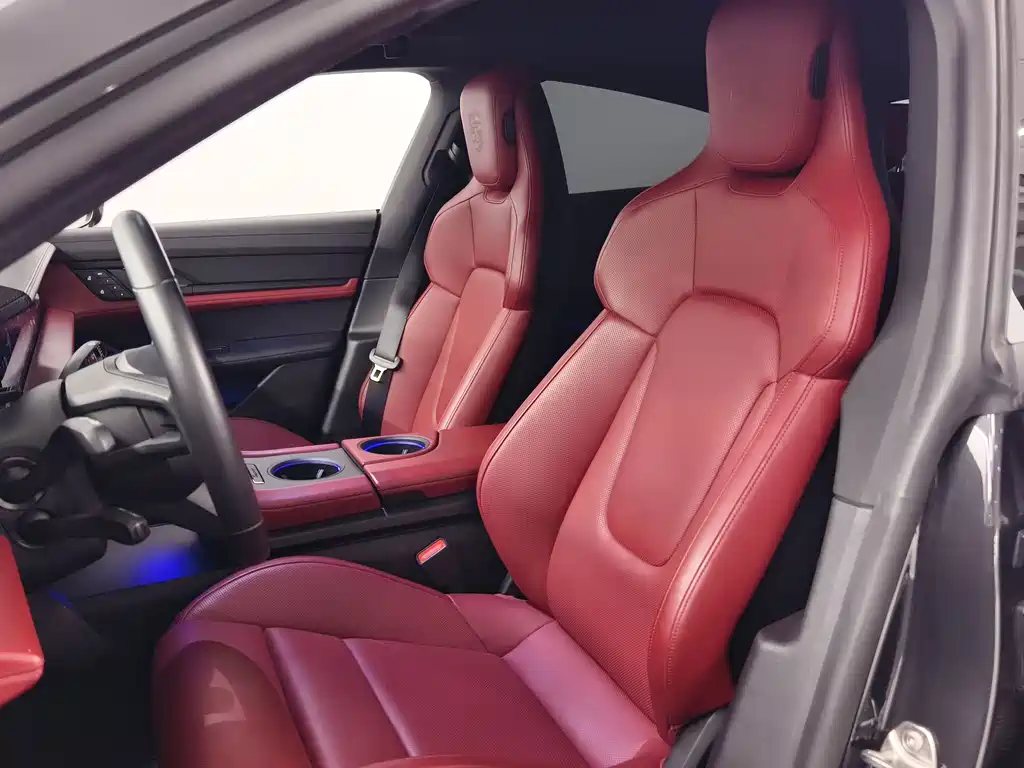 Porsche Taycan — миниатюра 11