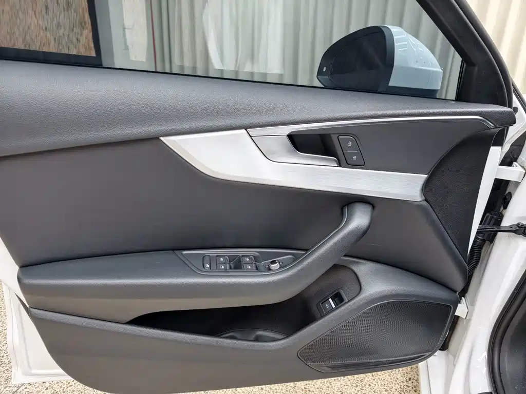 Audi A4L — миниатюра 11