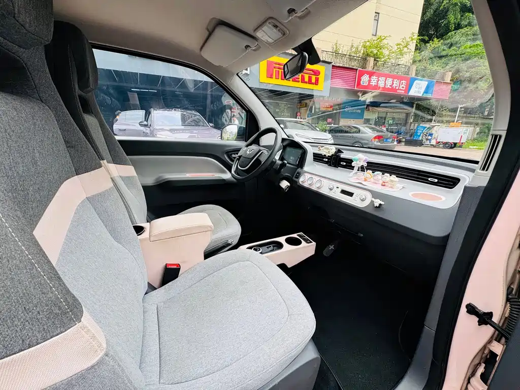 Wuling MINIEV — миниатюра 6