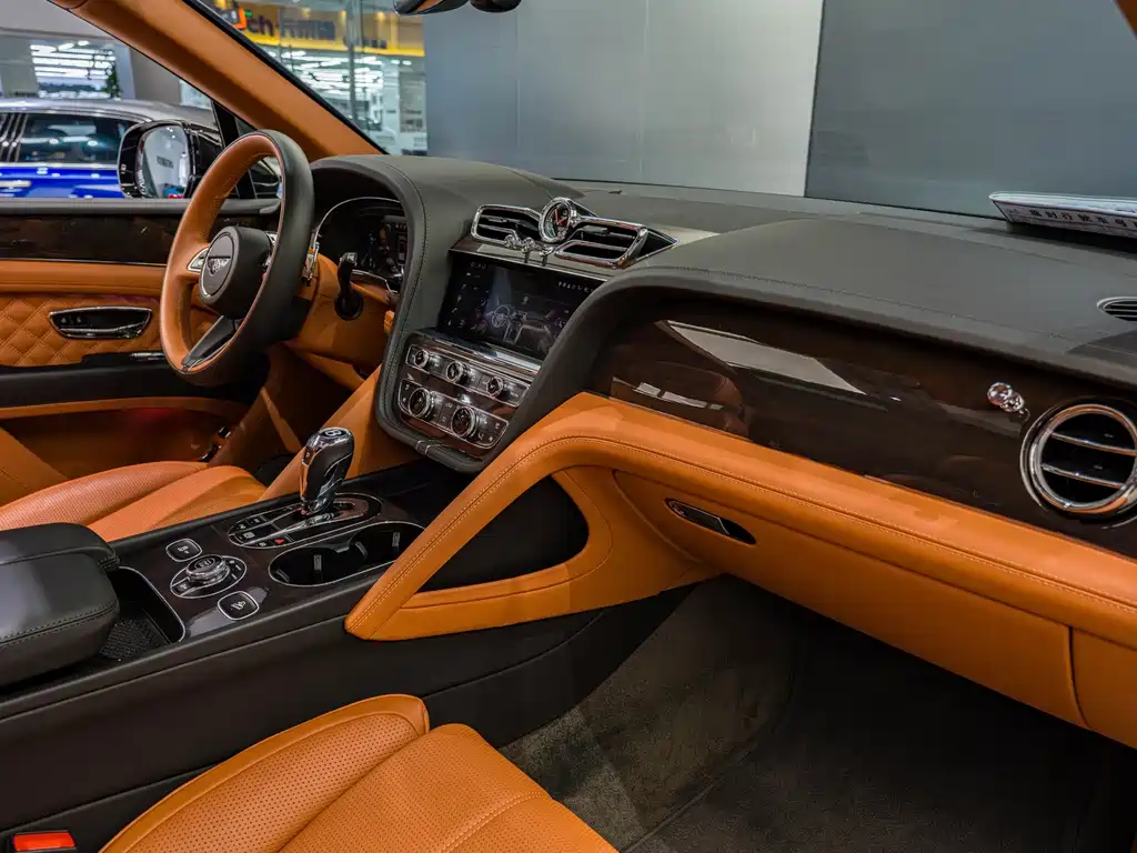 Bentley Bentayga — миниатюра 6