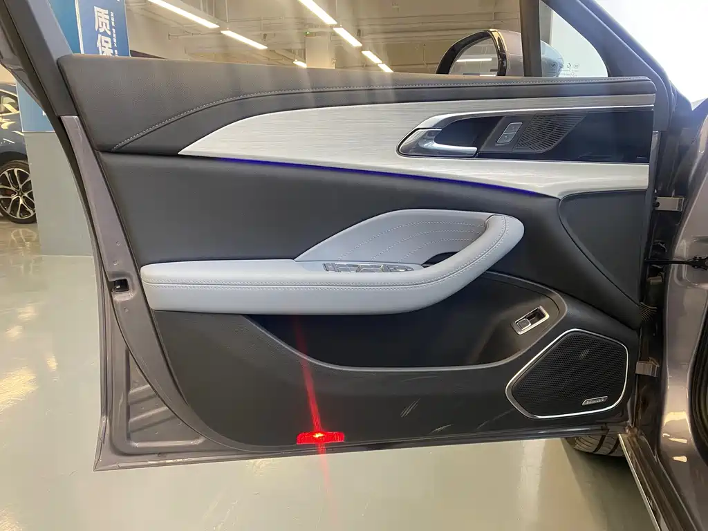 Hongqi Hongqi H5 PHEV — миниатюра 5