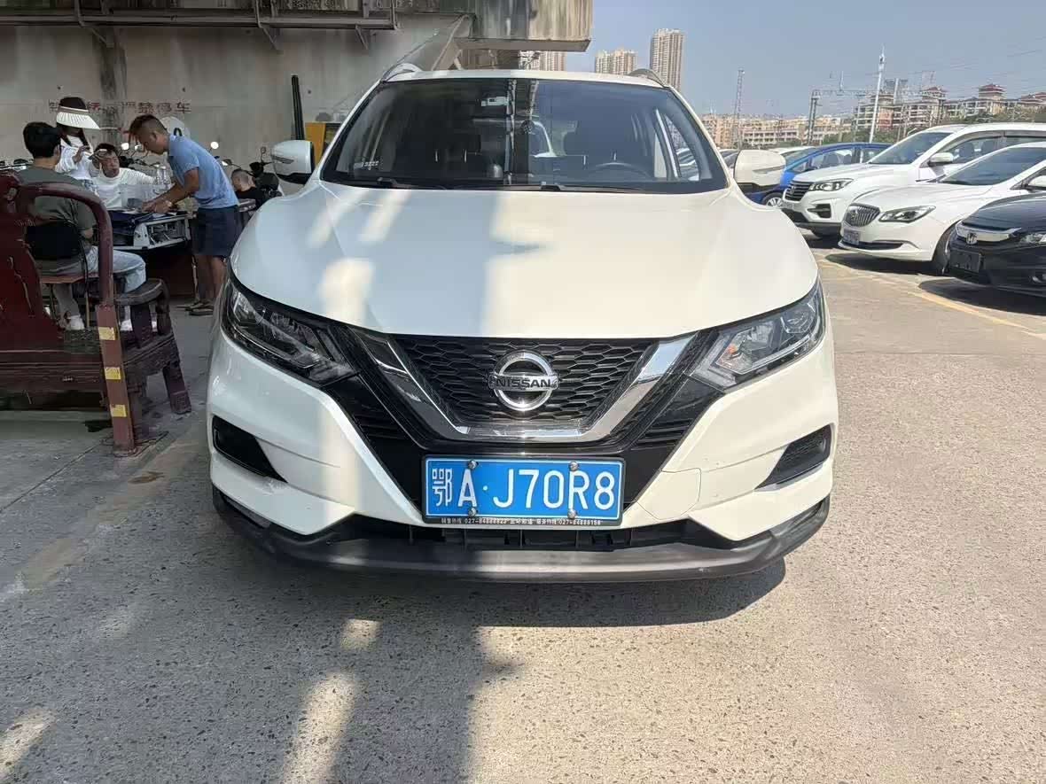Nissan Qashqai 2.0 л 2022 г. Белый, пробег 50000 км